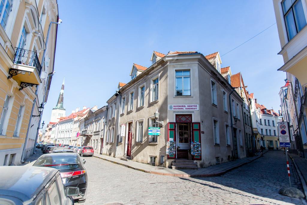 Old Town Hostel Alur Tallinn Exterior photo